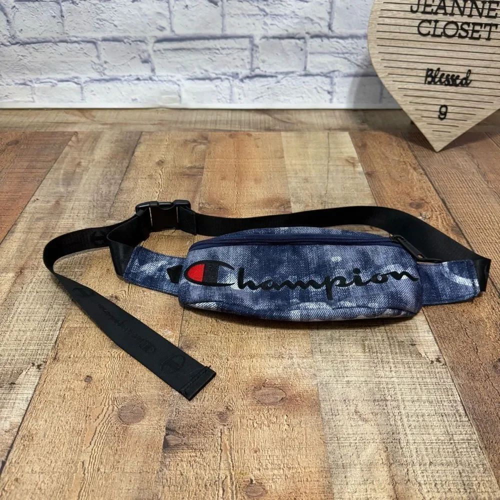Champion Prime Logo Sling Waist Fanny Pack Belt Bag Blue
Excellent condition